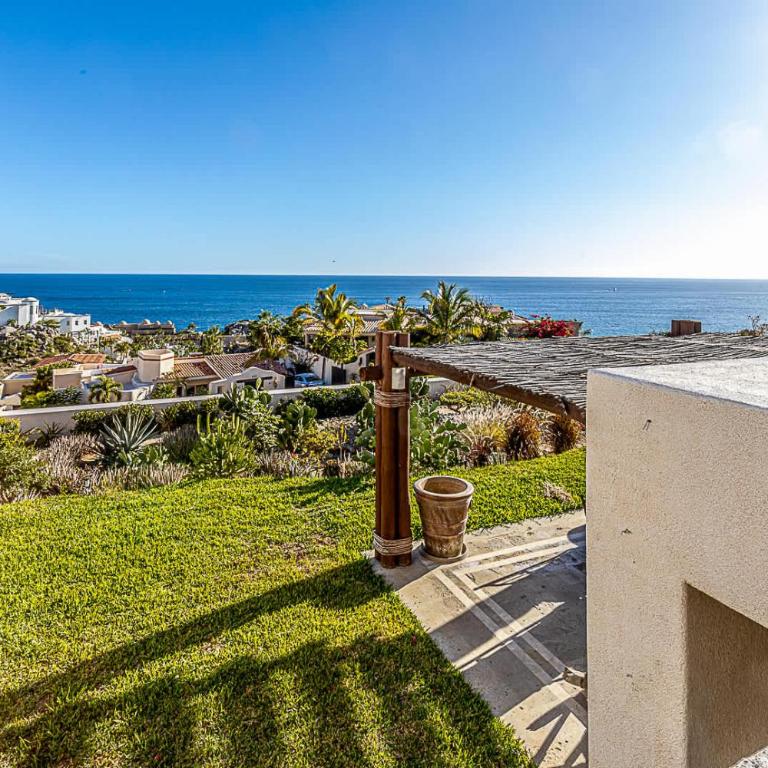 Chic 5BR Oceanview Villa with Pool in Pedregal - Villa - 52