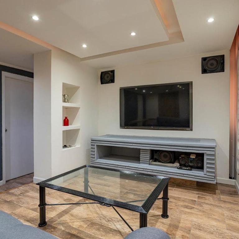 Casa en pleno centro Reciclaje top - Two-Bedroom House - 25
