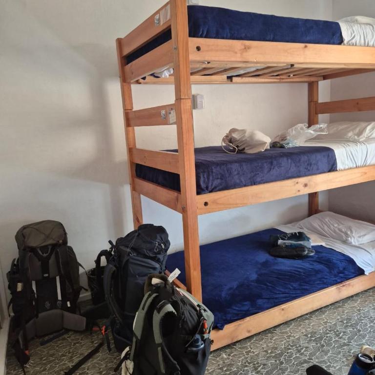 Alojamiento Emilia House y camping - Habitación Compartida Mixta de 6 camas - 17