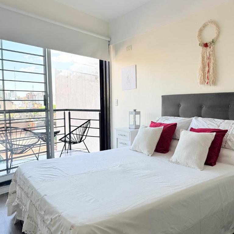 DIVINE APARTMENT--sobre Avenida Corrientes, a 15 min del Movistar Arena, y a 200 metros del Konex - Estudio con balcón - 67