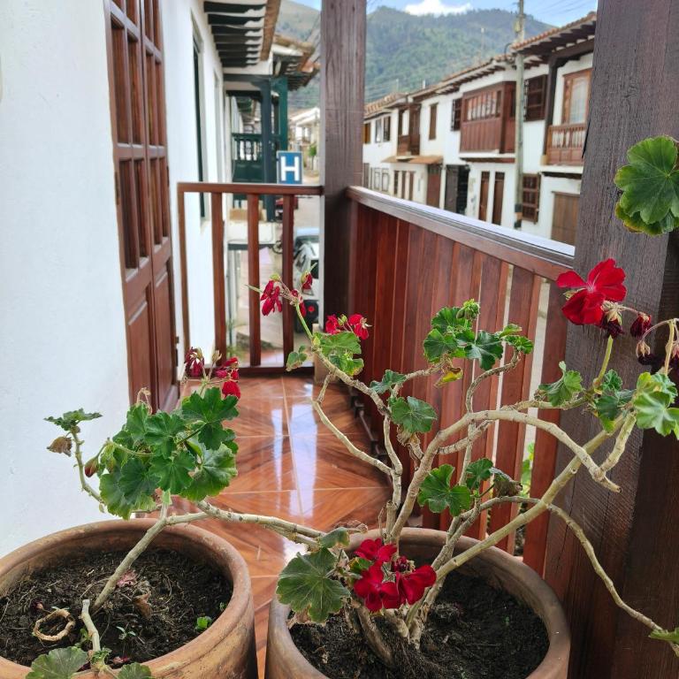 Roomii Hostel - Double Room with Balcony - 4
