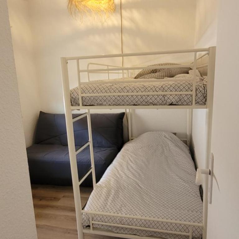 Duplex 45M2 avec Jardin à 150m de la plage - Two-Bedroom House - 5