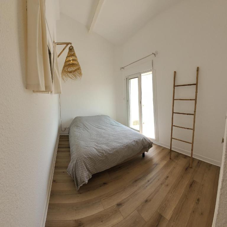 Duplex 45M2 avec Jardin à 150m de la plage - Two-Bedroom House - 15