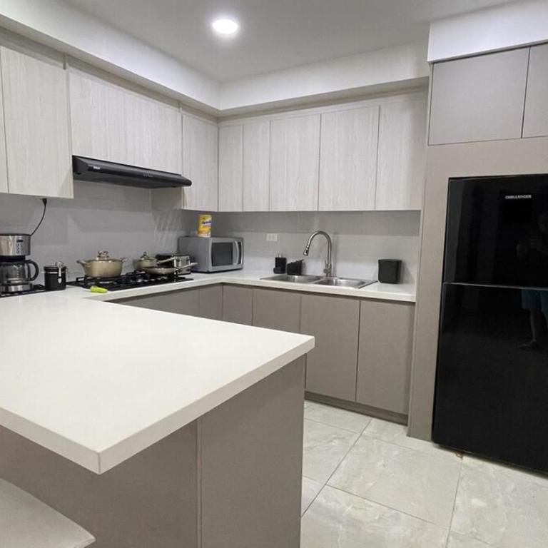 Apartamento Completo y Moderno Edificio ALVAMOR - Three-Bedroom Apartment - 14