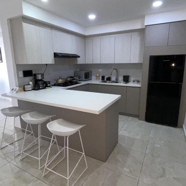 Apartamento Completo y Moderno Edificio ALVAMOR - Three-Bedroom Apartment - 27