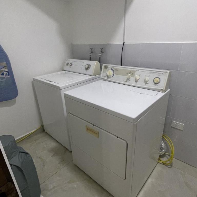 Apartamento Completo y Moderno Edificio ALVAMOR - Three-Bedroom Apartment - 35