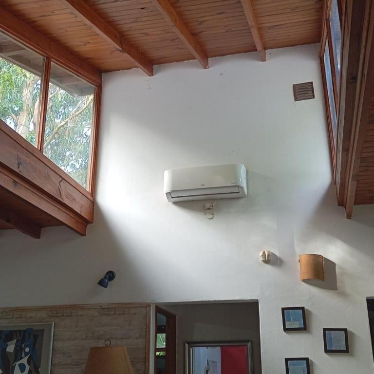 Casa con pileta en Mar Azul - Three-Bedroom House - 9
