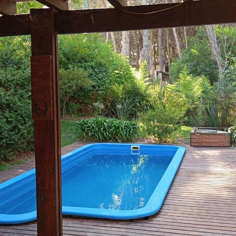 Casa con pileta en Mar Azul - Three-Bedroom House - 18