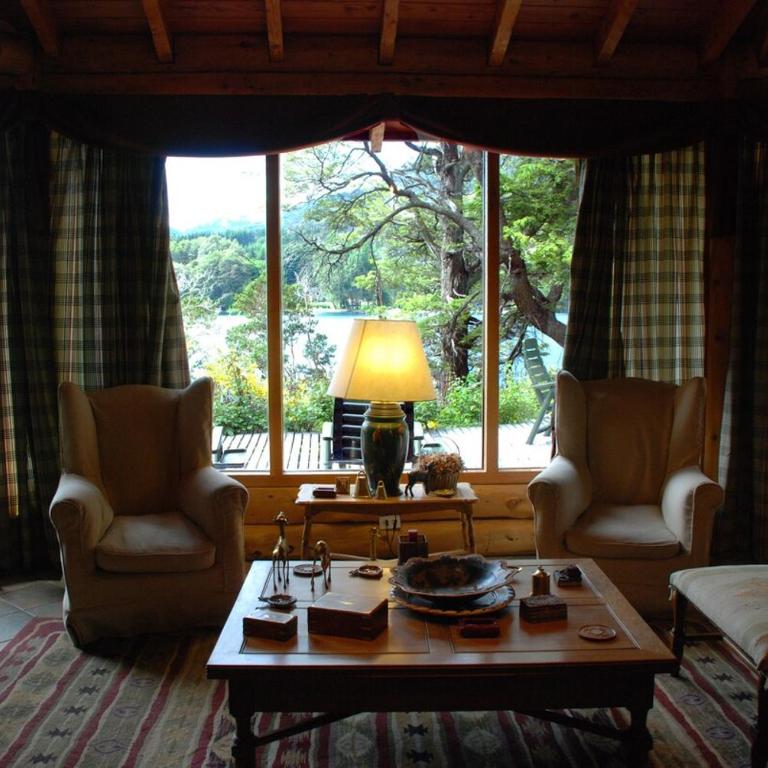 Casa de Montaña - Mountain House with Lakefront - Five-Bedroom House - 3