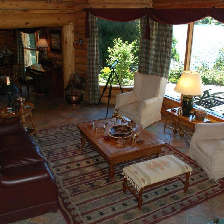 Casa de Montaña - Mountain House with Lakefront - Five-Bedroom House - 12