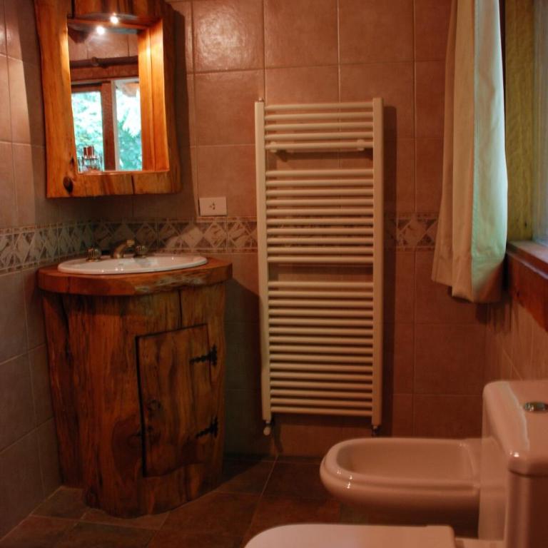 Casa de Montaña - Mountain House with Lakefront - Five-Bedroom House - 15