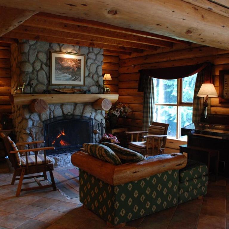 Casa de Montaña - Mountain House with Lakefront - Five-Bedroom House - 18