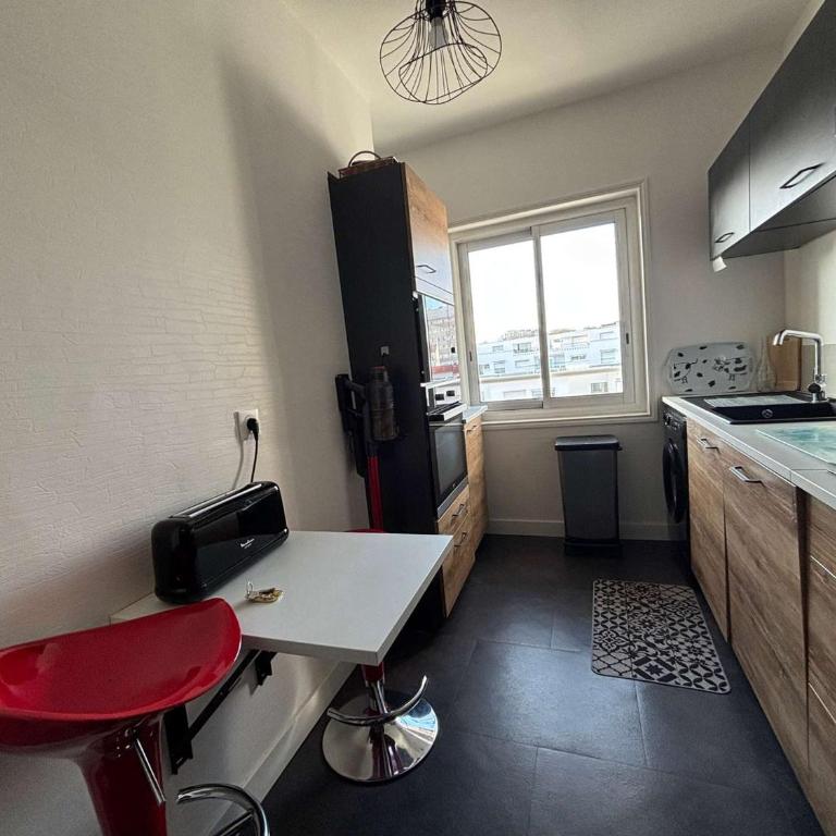 Appartement T3 lumineux au centre de Royan, à 500m de la plage - FR-1-494-222 - Apartment - 5