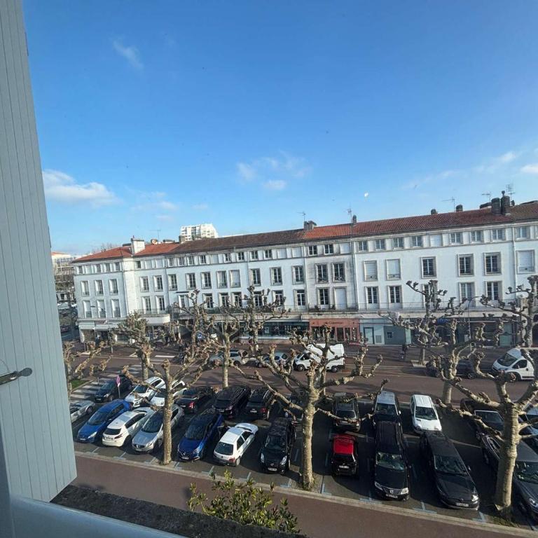 Appartement T3 lumineux au centre de Royan, à 500m de la plage - FR-1-494-222 - Apartment - 13