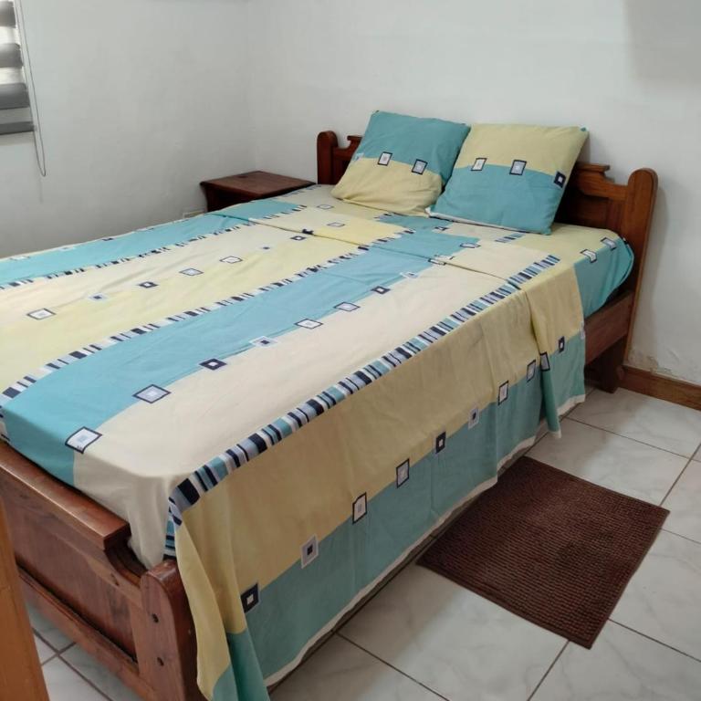 AirbnbNat - Three-Bedroom House - 2