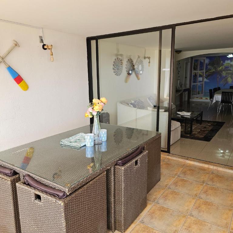 Gran Depto 12 Pers, Frente al Mar, 4 Esquinas, king,Queen,8 singles - Four-Bedroom Deluxe Apartment - 12