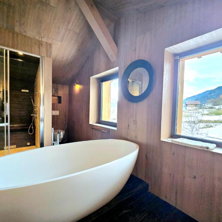 Luxury Chalet with Indoor Pool - Chalet - 30