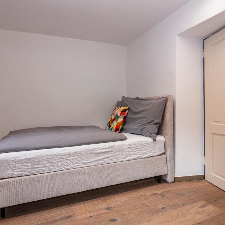 Großes Ferienhaus für 10 Personen mit Kachelofen & Bergblick - Appartement - 3