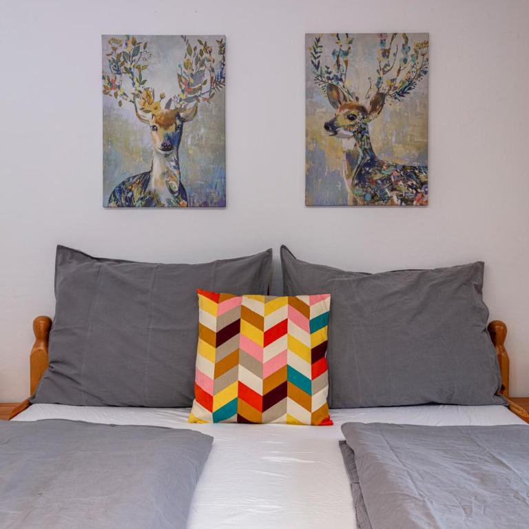 Großes Ferienhaus für 10 Personen mit Kachelofen & Bergblick - Appartement - 6