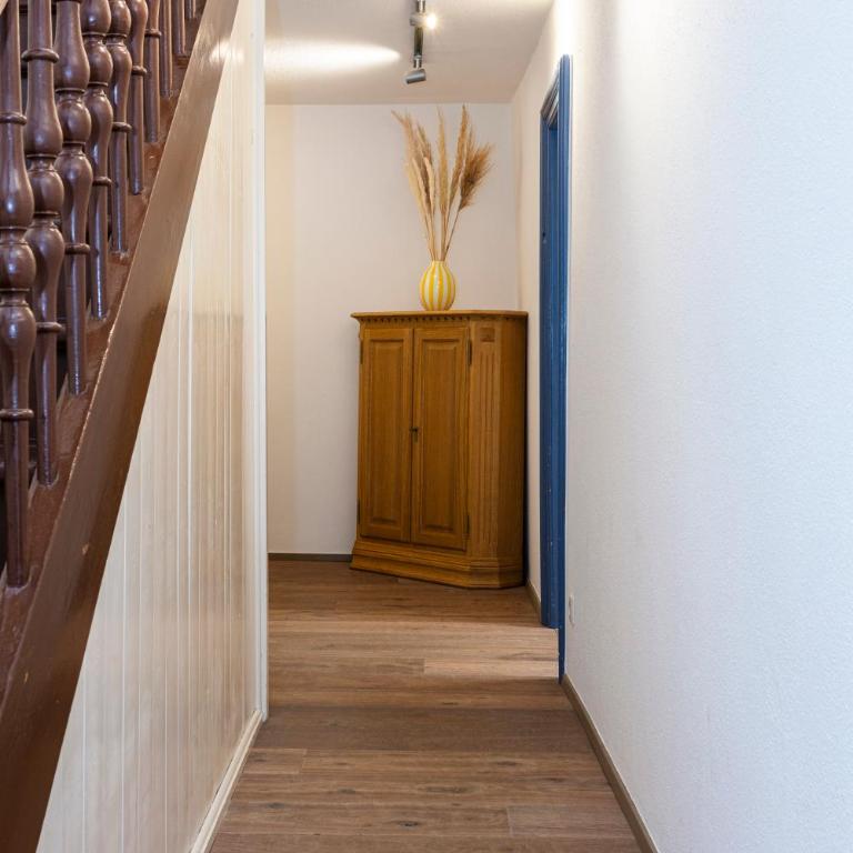 Großes Ferienhaus für 10 Personen mit Kachelofen & Bergblick - Appartement - 7