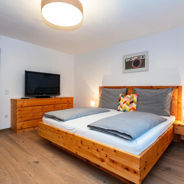 Großes Ferienhaus für 10 Personen mit Kachelofen & Bergblick - Appartement - 14