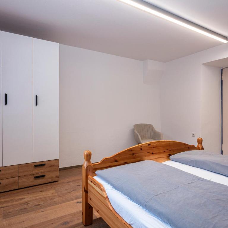 Großes Ferienhaus für 10 Personen mit Kachelofen & Bergblick - Appartement - 19