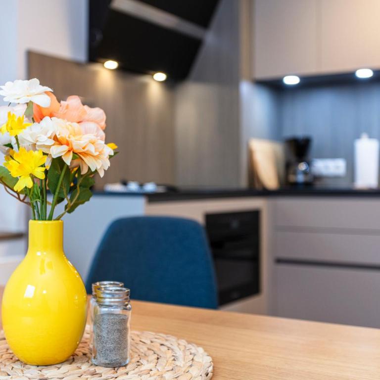 Großes Ferienhaus für 10 Personen mit Kachelofen & Bergblick - Appartement - 27