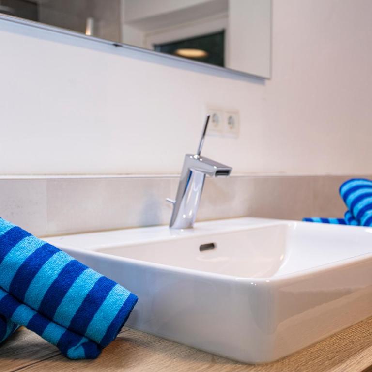 Großes Ferienhaus für 10 Personen mit Kachelofen & Bergblick - Appartement - 40