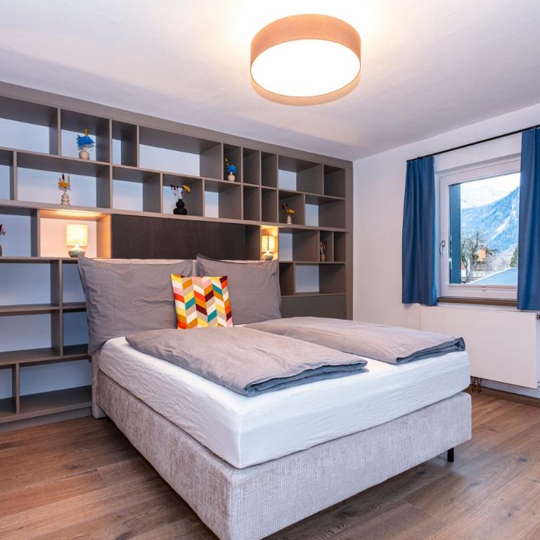 Großes Ferienhaus für 10 Personen mit Kachelofen & Bergblick - Appartement - 59