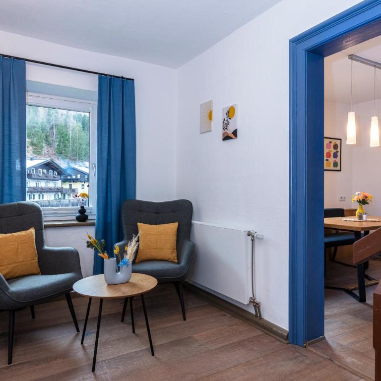 Großes Ferienhaus für 10 Personen mit Kachelofen & Bergblick - Appartement - 52