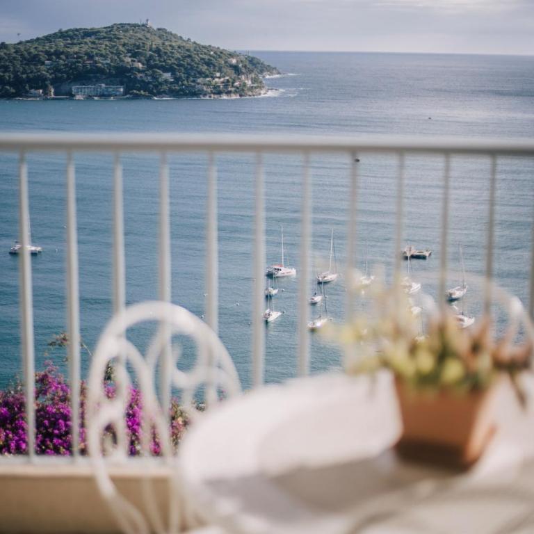 French Riviera - 3 pièces, vue mer et piscine - Appartement 2 Chambres - 6