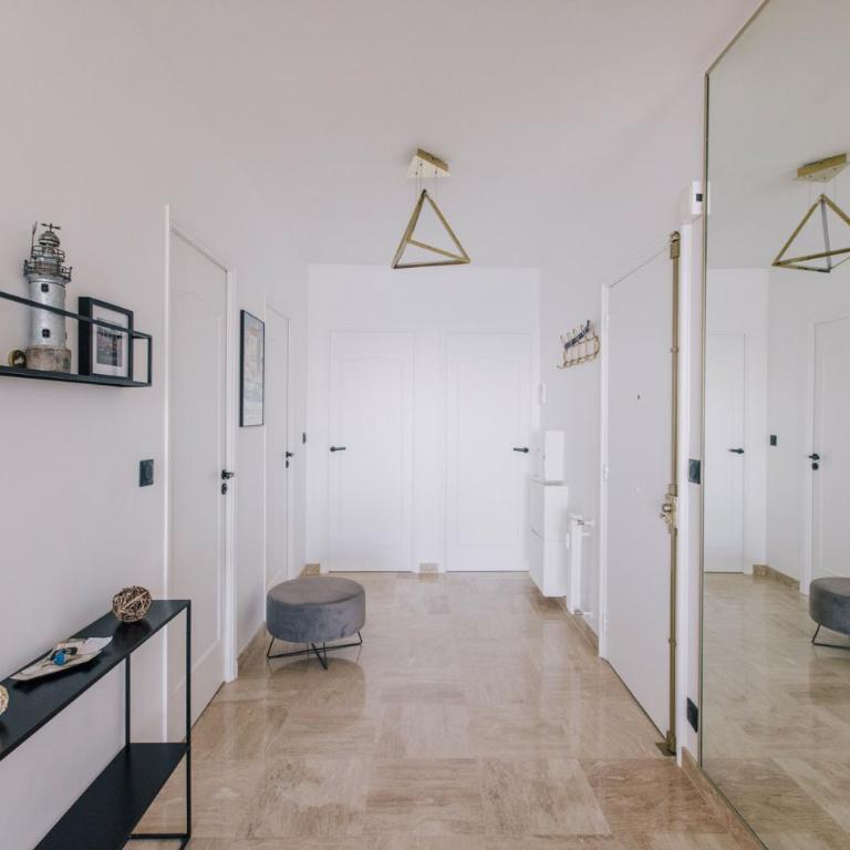 French Riviera - 3 pièces, vue mer et piscine - Appartement 2 Chambres - 31