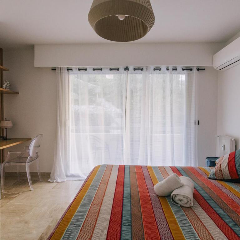French Riviera - 3 pièces, vue mer et piscine - Appartement 2 Chambres - 35