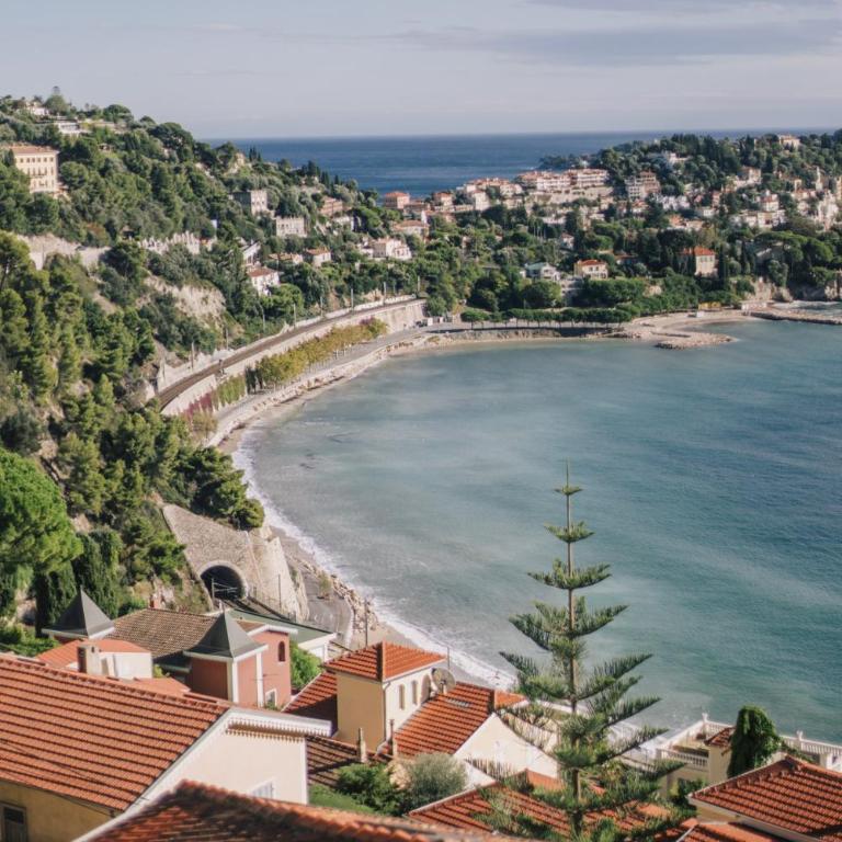 French Riviera - 3 pièces, vue mer et piscine - Appartement 2 Chambres - 2