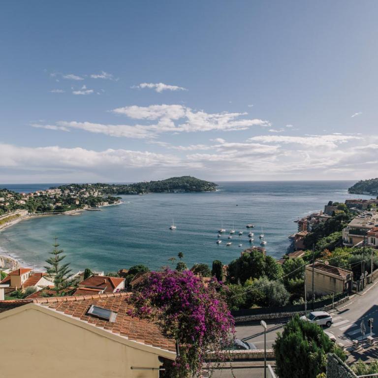 French Riviera - 3 pièces, vue mer et piscine - Appartement 2 Chambres - 1