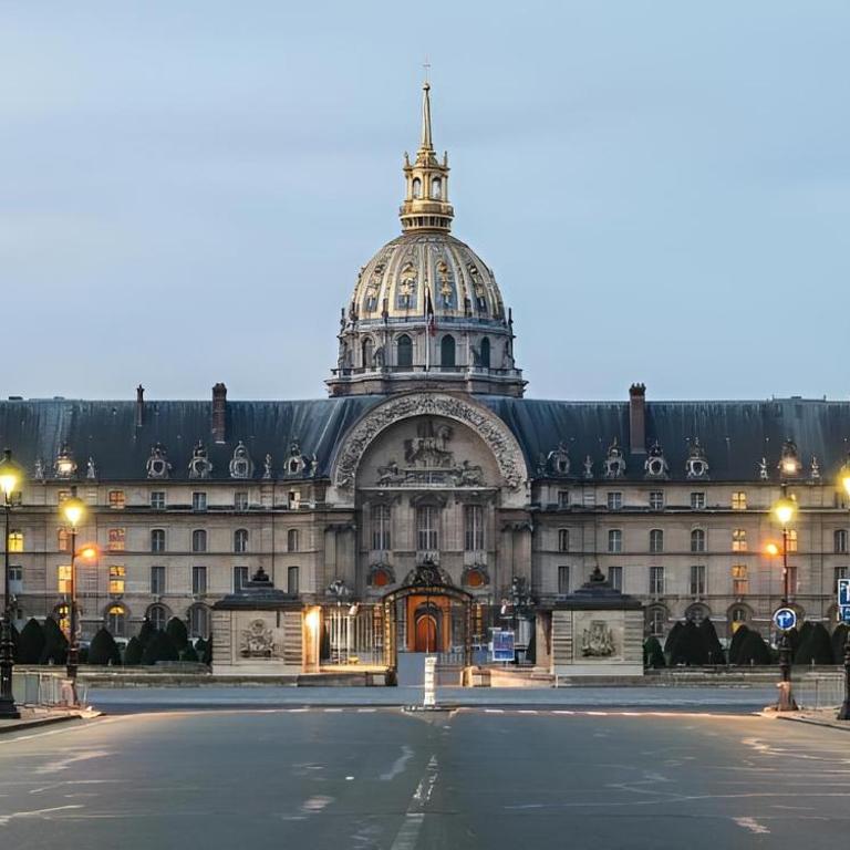 Eiffel Tower Magnificent Paris - Superior Double Room - 1