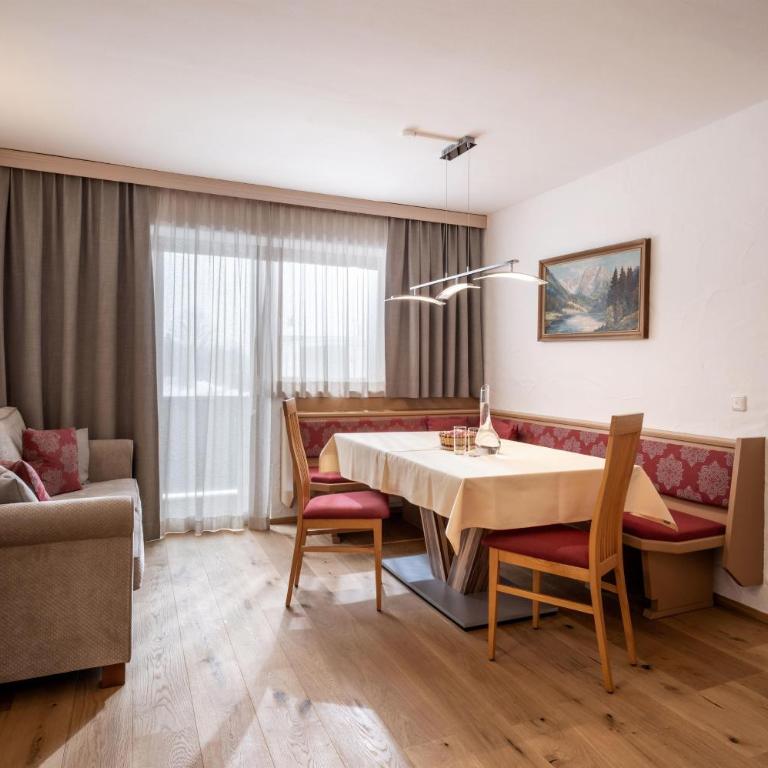 Landhaus Alpina - Apartment mit 2 Schlafzimmern und Dusche - 2