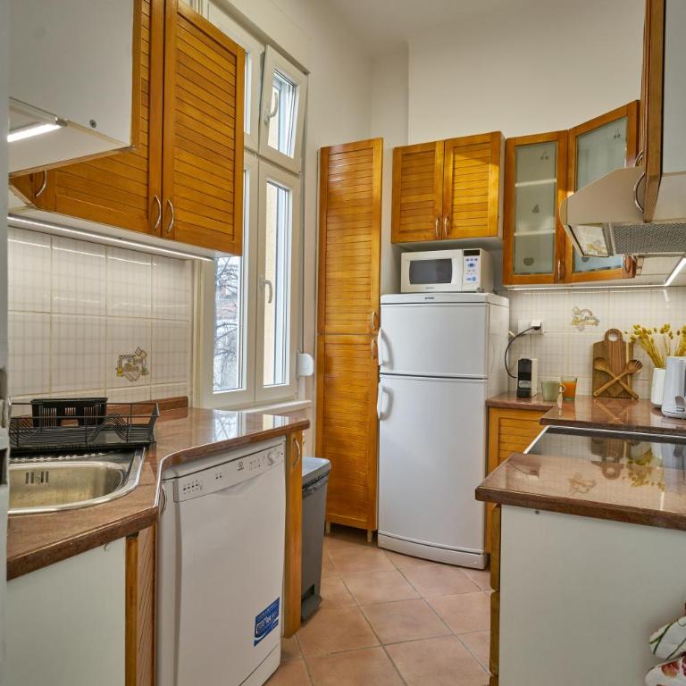 Take One - One-Bedroom Apartment - 11