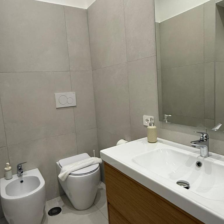 Napoli Antica A Pignatelli - Camera Matrimoniale con Bagno Privato - 5