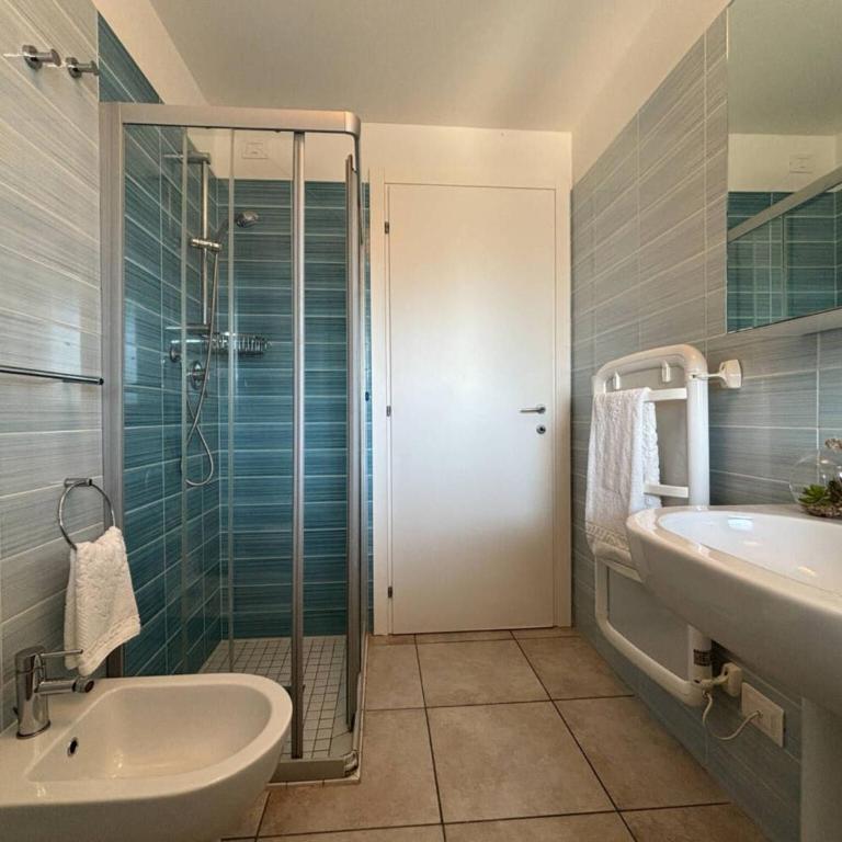 Recently built flat with pool and balcony - Appartamento - 23