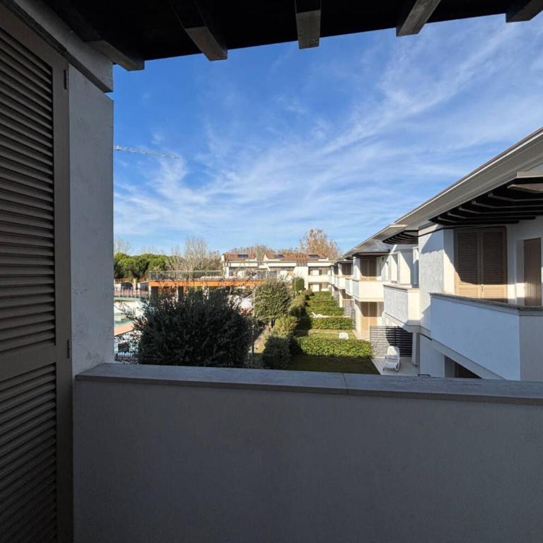 Recently built flat with pool and balcony - Appartamento - 27