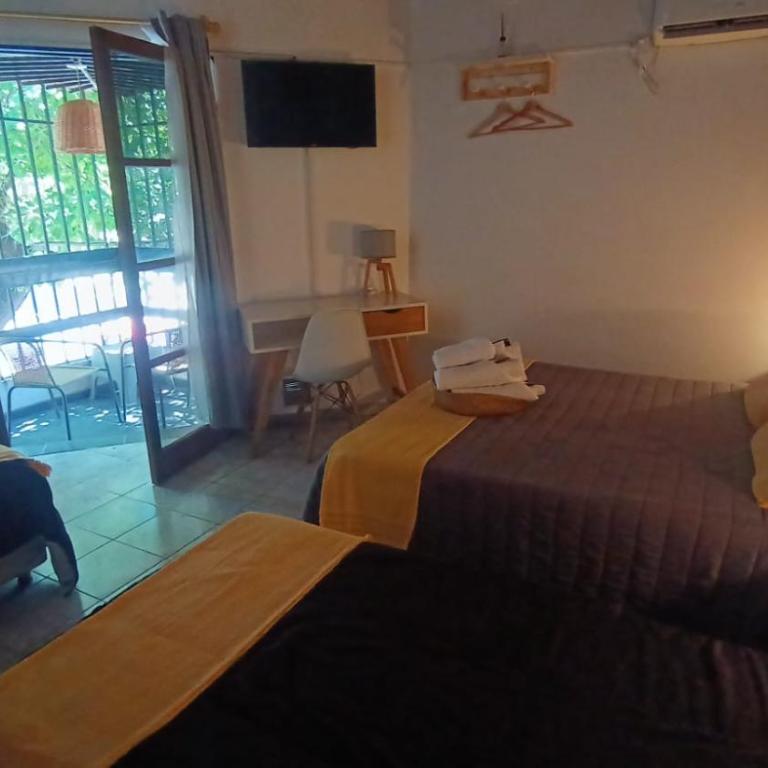 Hotel Alta Mendoza - Quadruple Room with Balcony - 7