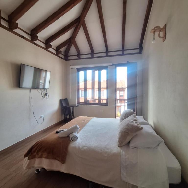 Home Boutique Flores Amarillas - Double Room with Park View - 13