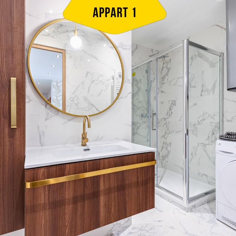 CASA REINE JEANNE- ideal groups & family -CENTRAL near train station - PARKING - New&CONFORT-AC - Appartement - 20