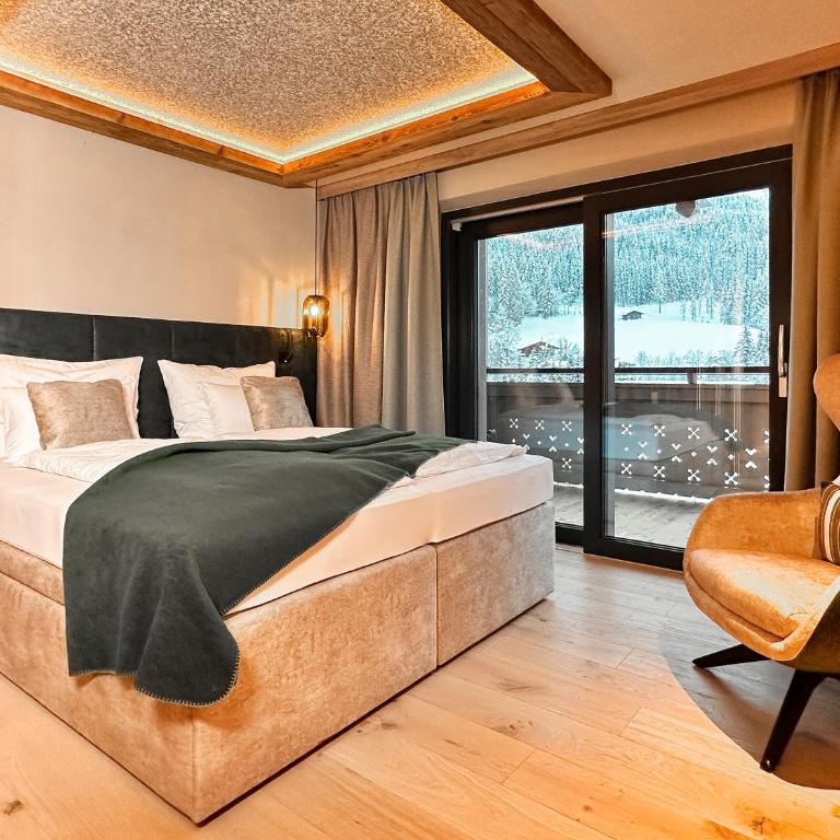 Landhotel Alpenhof Filzmoos - Doppelzimmer mit Balkon - 1