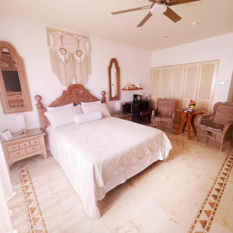 SUNSET FISHERMEN BEACH & SPA RESORT-Optional All Inclusive- 3 UNITS CHOICE-ROOM - 344A Ocean view with terrace- ROOM 344B No terrace, View from window to park - STUDIO 344C Ocean View Studio for 2- Playacar Beach, Phase 1-NO ELEVATOR! - Habitación Doble Deluxe con balcón y vistas al mar - 4