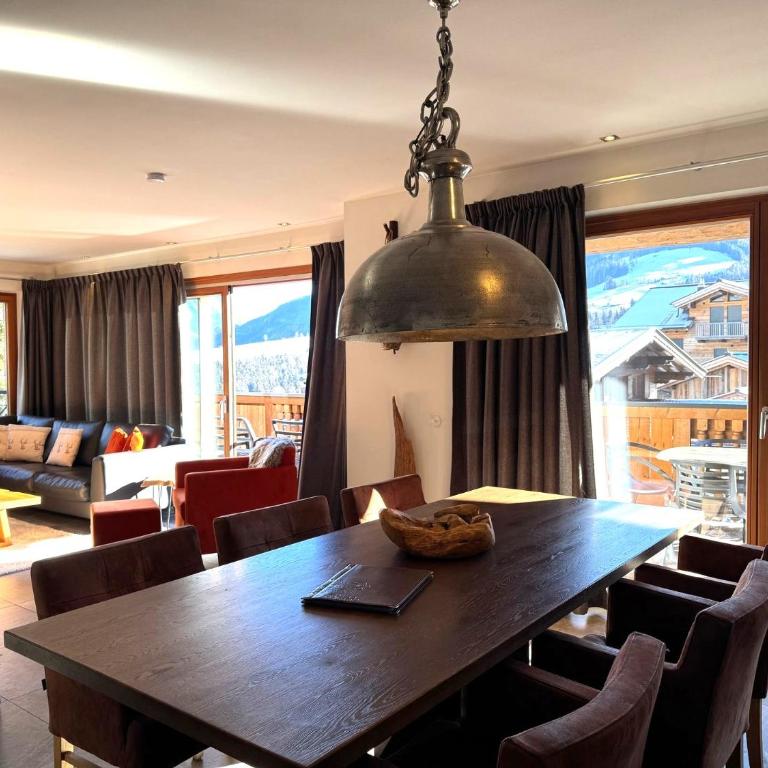 Mountain Lodge Leogang- Modernes Alpen Apartment, Balkon, Bergblick, Kamin, Sauna - Apartment mit 3 Schlafzimmern - 2