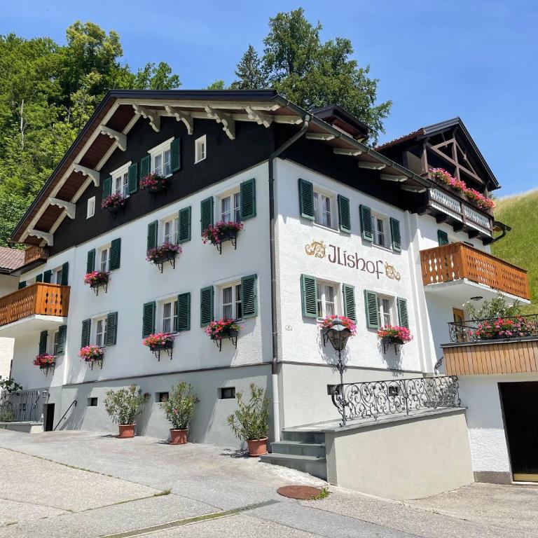 Gästehaus Ilishof - Haus mit 7 Schlafzimmern - 1