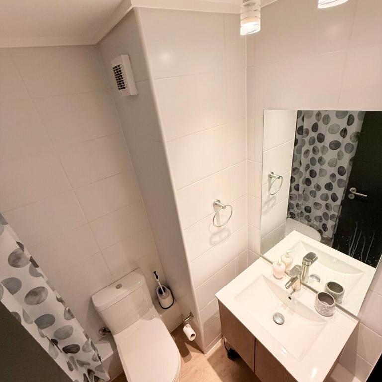Descanso y comodidad - Two-Bedroom Apartment with Balcony - 6