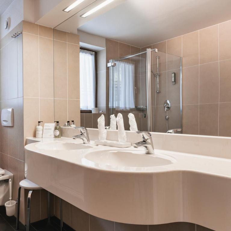 Hotel Jerzner Hof 4 Sterne Superior - Dreibettzimmer mit Balkon - 5